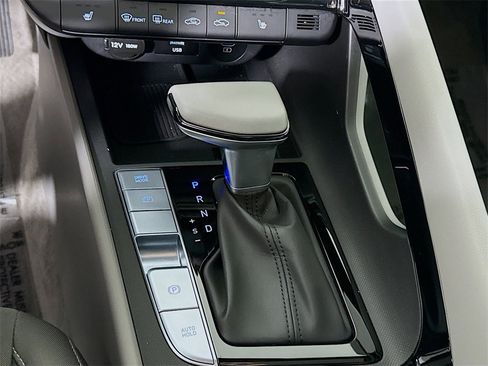 Certified 2024 Hyundai Elantra SEL w/ Convenience Package image 11