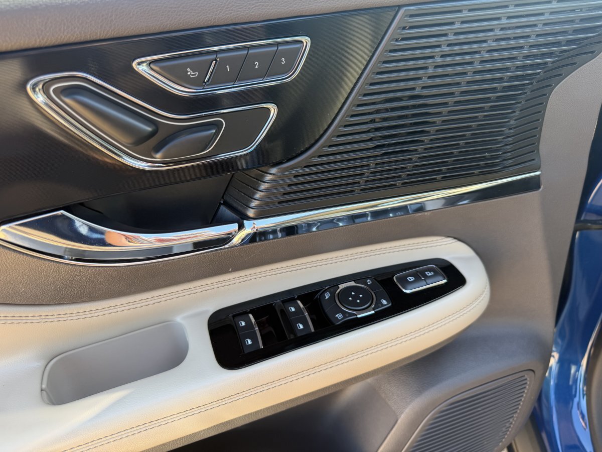 Used 2021 Lincoln Corsair FWD w/ Equipment Group 101A image 12