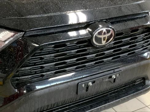 Used 2023 Toyota RAV4 XLE image 31