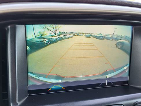 Used 2018 GMC Canyon Denali image 21