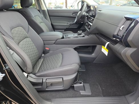 New 2026 Nissan Pathfinder SV AWD/4WD image 19
