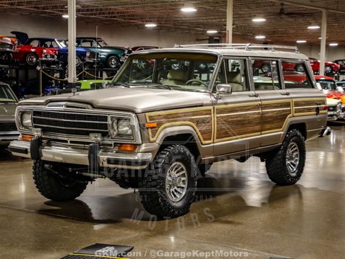 Used 1988 Jeep Grand Wagoneer AWD/4WD image 3