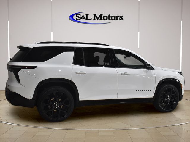 Used 2024 Chevrolet Traverse RS w/ LPO, Floor Liner Package AWD/4WD image 7