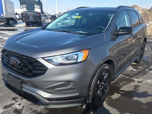 Used 2022 Ford Edge SE w/ Black Appearance Package AWD/4WD image 2