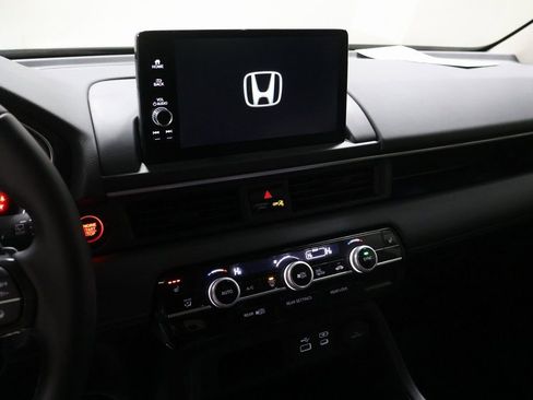 New 2025 Honda Pilot Touring image 28