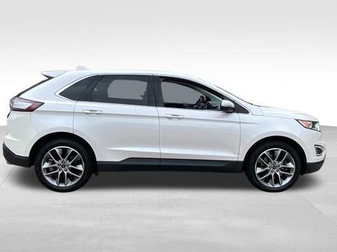 Used 2018 Ford Edge Titanium w/ Equipment Group 301A AWD/4WD image 10