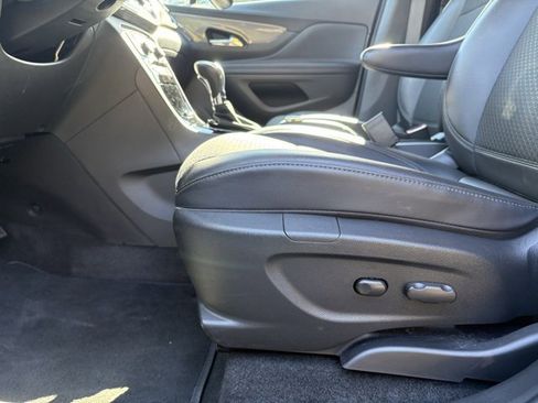 Certified 2022 Buick Encore Preferred w/ Safety Package image 28