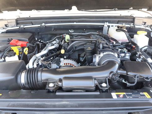 Used 2023 Jeep Gladiator Sport AWD/4WD image 24