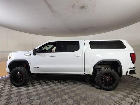 Used 2022 GMC Sierra 1500 AT4 w/ AT4 Premium Package AWD/4WD image 4