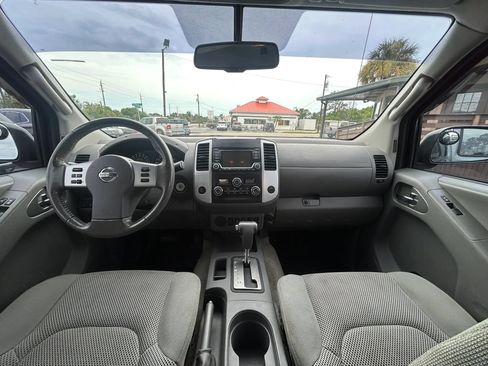 Used 2016 Nissan Frontier SV w/ SV Value Truck Package RWD image 14
