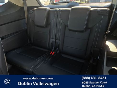 Certified 2023 Volkswagen Atlas SE w/ Panoramic Sunroof Package image 12