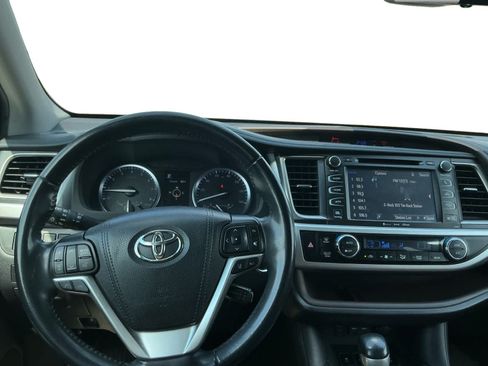 Used 2019 Toyota Highlander Limited AWD/4WD image 10