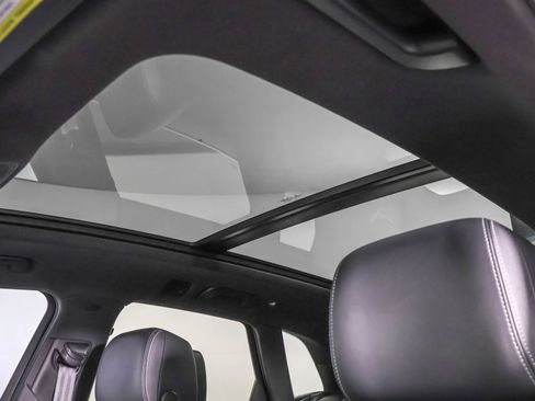 Used 2023 Audi SQ5 Premium w/ Convenience Package image 11