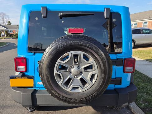 Used 2017 Jeep Wrangler Unlimited Rubicon AWD/4WD image 5