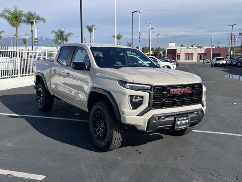 New 2026 GMC Canyon Elevation w/ Convenience Package image 3