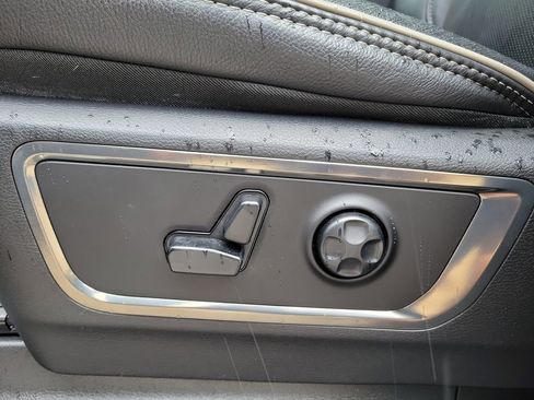 Used 2019 RAM 1500 Limited RWD image 18