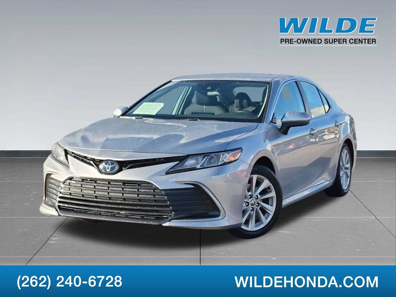 Used 2022 Toyota Camry LE FWD image 1
