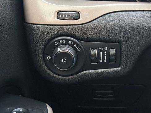 Used 2017 Jeep Cherokee High Altitude image 39