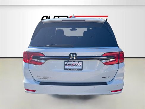 Used 2023 Honda Odyssey Elite image 6