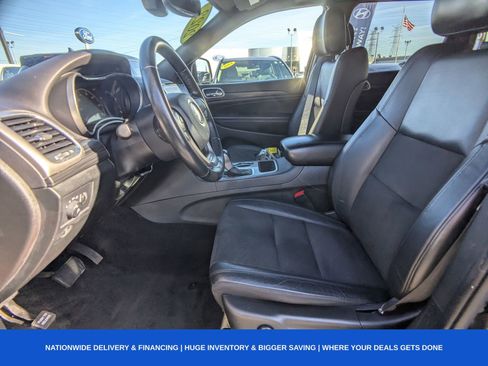 Used 2022 Jeep Grand Cherokee Laredo X image 12