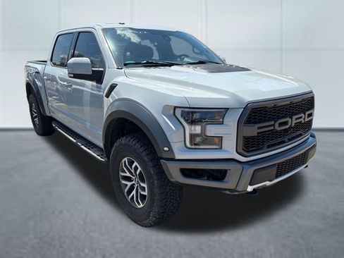 Used 2017 Ford F150 Raptor w/ Equipment Group 802A Luxury AWD/4WD image 5