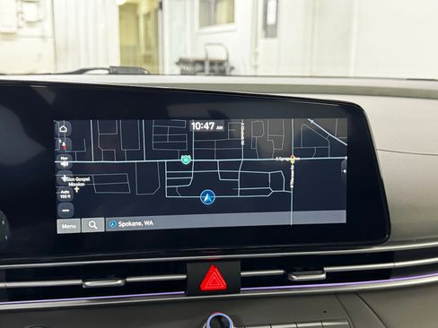 Used 2025 Hyundai Elantra SEL image 12