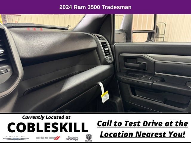 Used 2024 RAM 3500 Tradesman w/ Chrome Appearance Group AWD/4WD image 24