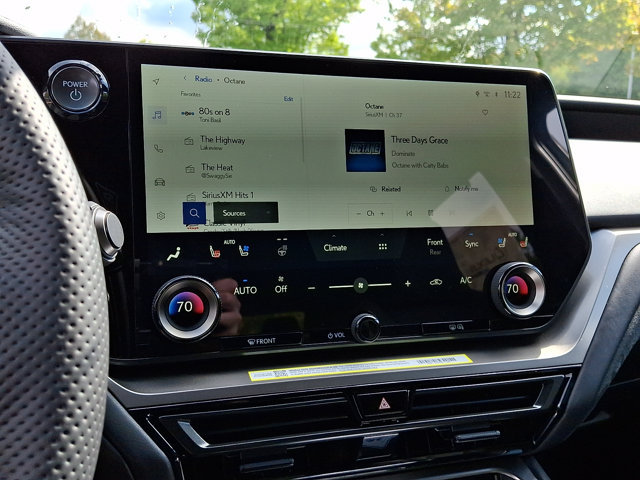 New 2026 Lexus TX 500h AWD image 9