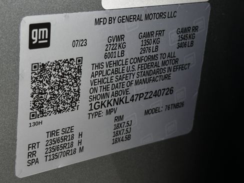 Used 2023 GMC Acadia SLE FWD image 35