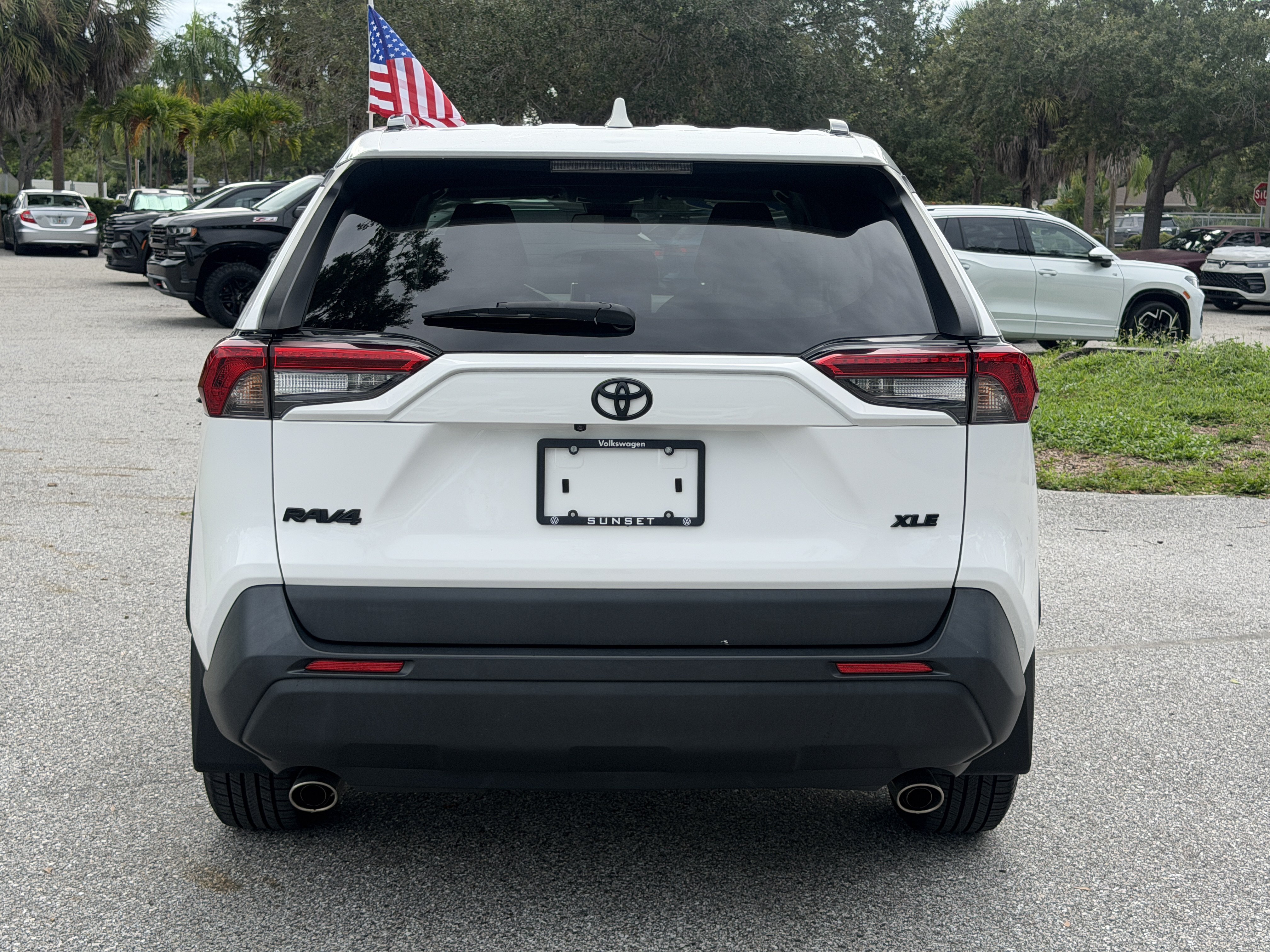 Used 2024 Toyota RAV4 XLE w/ Convenience Package FWD image 6