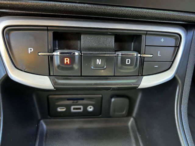Used 2024 GMC Terrain SLT w/ LPO, Floor Liner Package AWD/4WD image 32