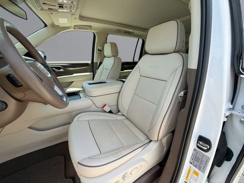 Used 2023 GMC Yukon XL Denali AWD/4WD image 30