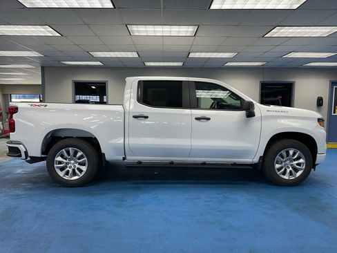 New 2026 Chevrolet Silverado 1500 Custom image 2