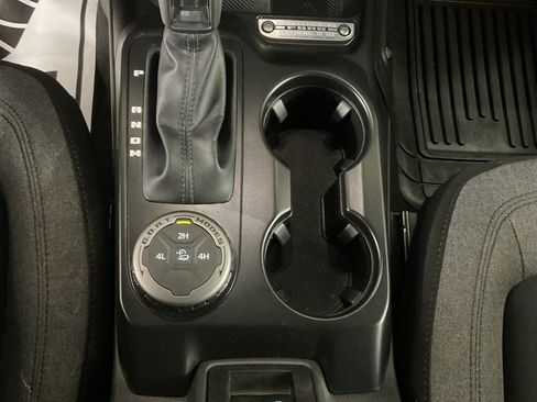 Used 2025 Ford Bronco Big Bend image 19