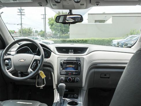Used 2015 Chevrolet Traverse LS FWD image 16