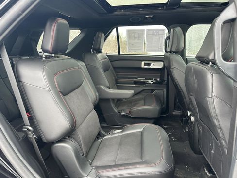 Used 2023 Ford Explorer ST-Line image 25
