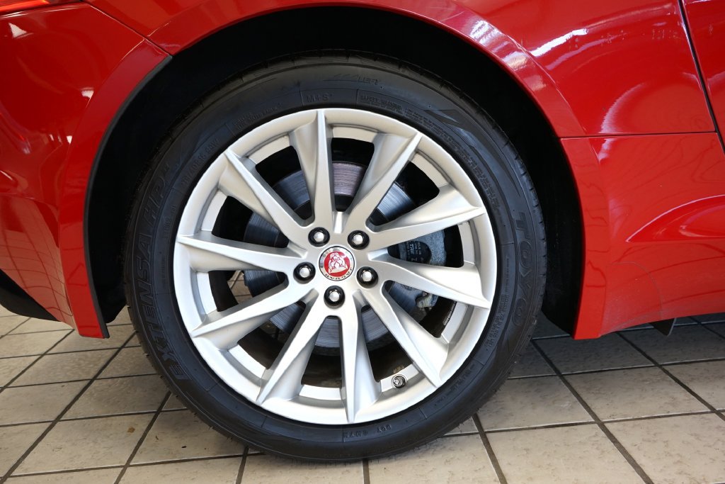 Used 2017 Jaguar F-TYPE Coupe RWD image 54