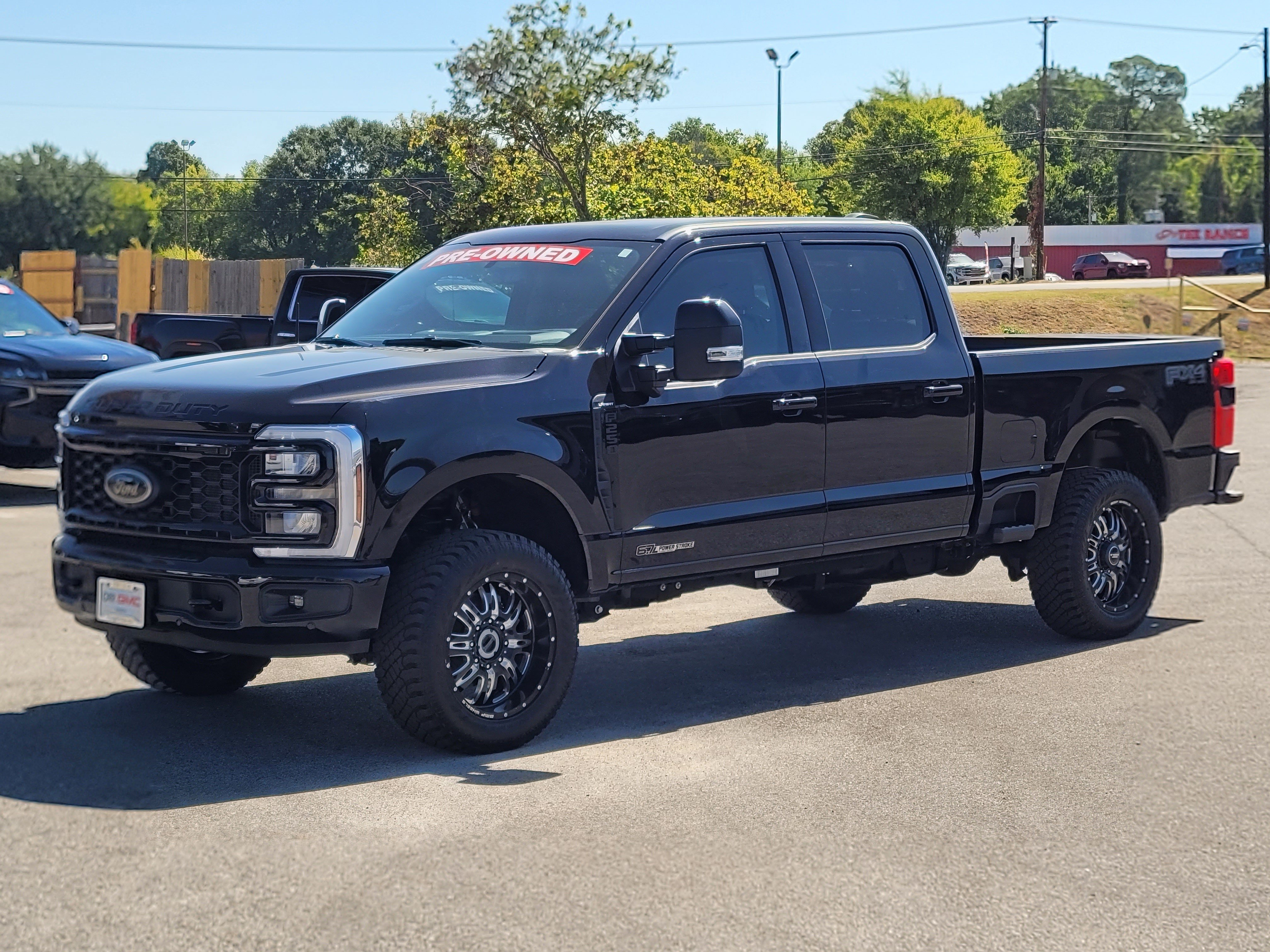 Used 2025 Ford F250 Lariat w/ Lariat Ultimate Package AWD/4WD image 3
