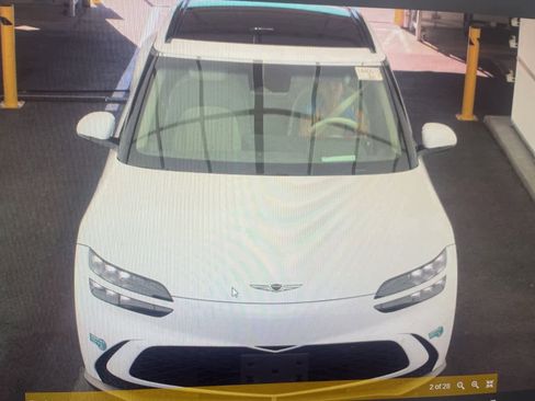 Used 2025 Genesis GV60 RWD image 1