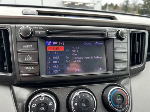 Used 2013 Toyota RAV4 LE image 14