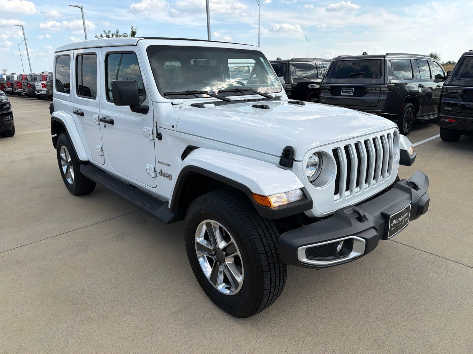 Used 2023 Jeep Wrangler Unlimited Sahara w/ Safety Group AWD/4WD image 7