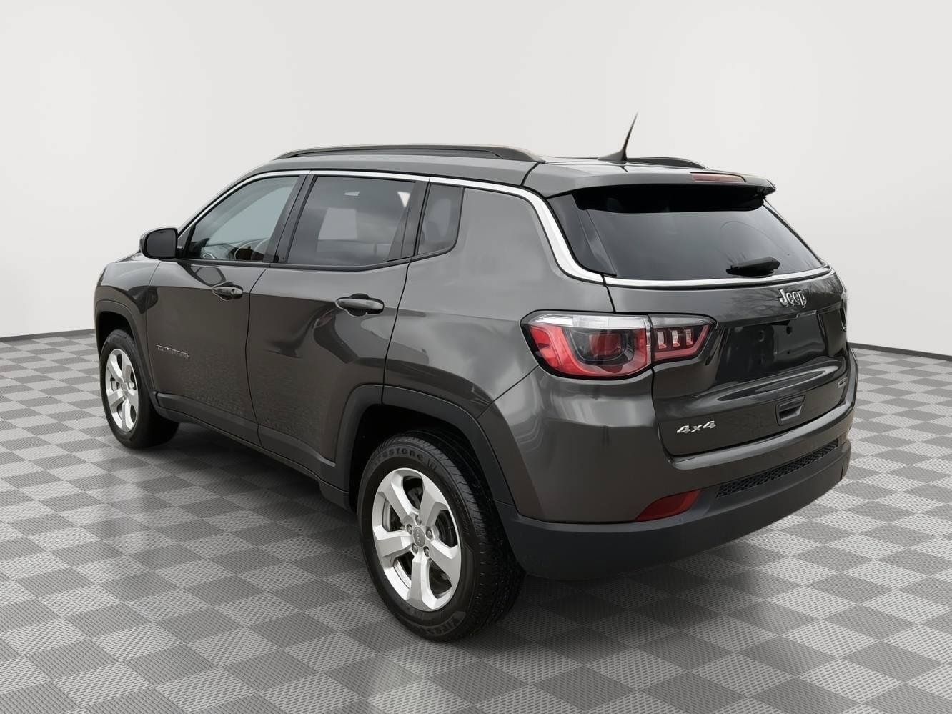 Used 2019 Jeep Compass Latitude w/ Cold Weather Group AWD/4WD image 5