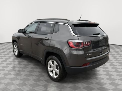Used 2019 Jeep Compass Latitude w/ Cold Weather Group AWD/4WD image 5