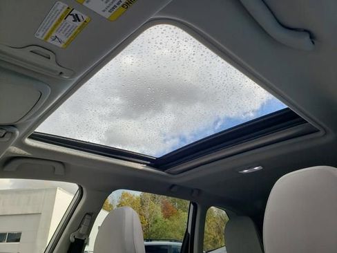 Used 2023 Subaru Forester Premium image 15