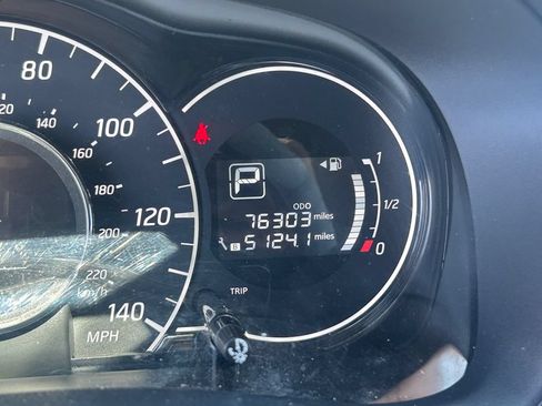 Used 2018 Nissan Versa Note SV FWD image 21