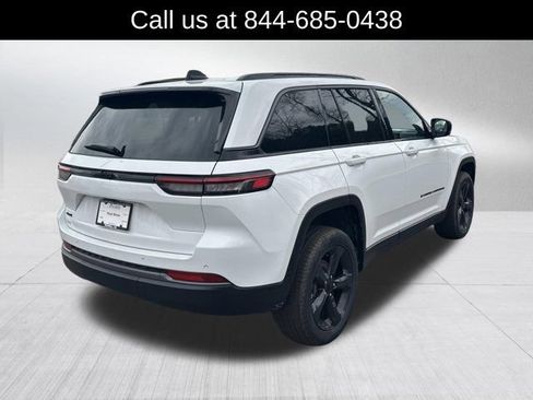 New 2026 Jeep Grand Cherokee Limited w/ Limited Altitude Package AWD/4WD image 5