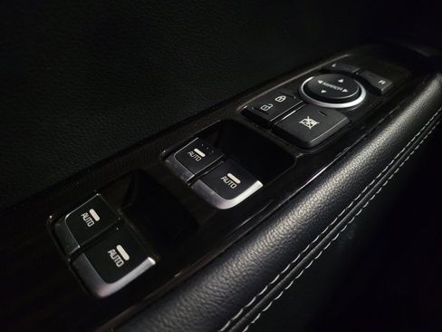 Used 2019 Kia Sorento S image 27