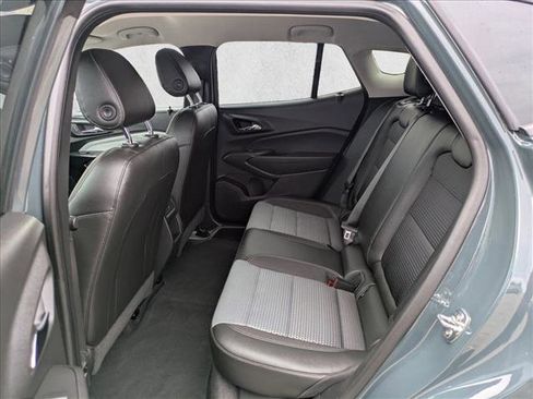 Used 2025 Chevrolet Trax LT w/ LT Convenience Package image 23
