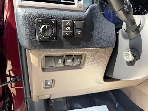 Used 2022 Lexus GX 460 Premium w/ Accessory Package image 26