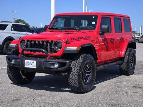 Used 2024 Jeep Wrangler Unlimited Rubicon AWD/4WD image 3